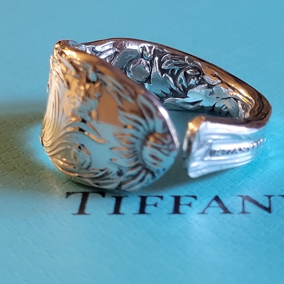 1880 Tiffany & Company Chrysanthemum Spoon Ring in Sterling Silver #33 - Picture 4 of 17